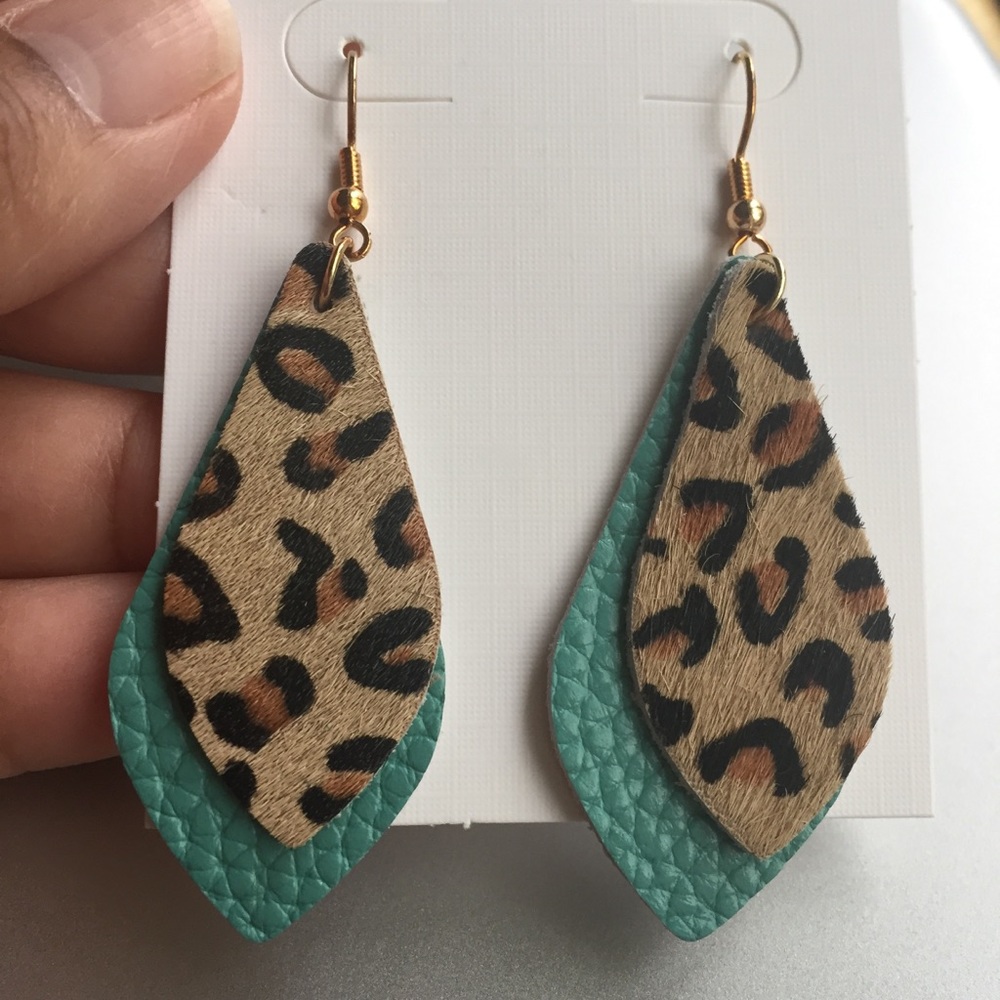Earrings - Picture 2 of 3